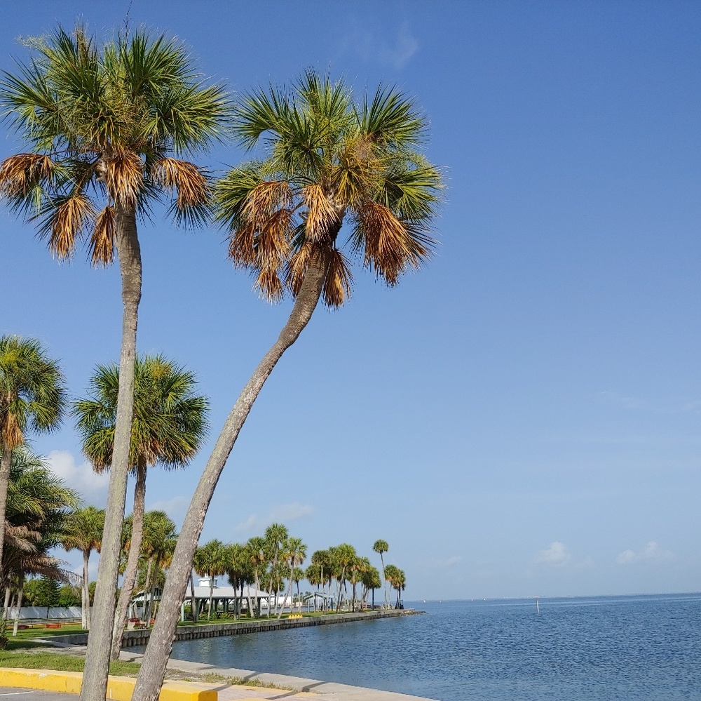 Meet your Poshers, Heidi & Sam